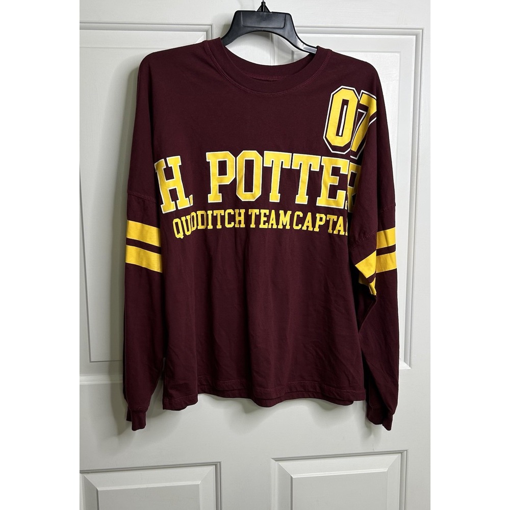 Harry Potter Gryffindor Quidditch Team Captain Men's Small Long Sleeve Shirt